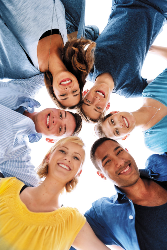 f-Gladen-SmallGroups IStockphoto-lisegagne