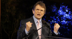 reinhard-bonnke-fists